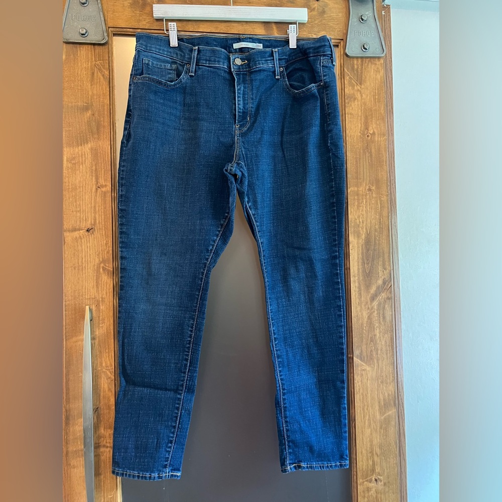 Levi’s 711 Dark Wash Skinny Jeans Size 18 W